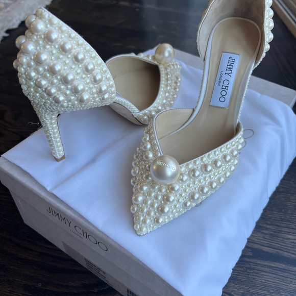 Jimmy Choo, Sabin 85-White Satin Pumps w/ All-Over Pearl Embellishment. Size 39 - Picture 4 of 10